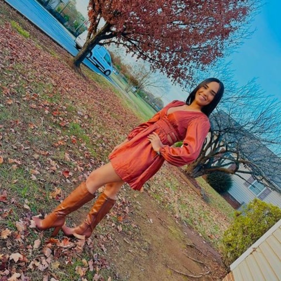 Meet your Posher, Raymel - Picture 1 of 1